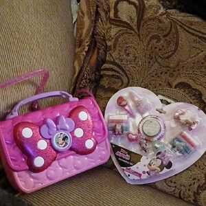 Minnie Mouse Purse And Accessories